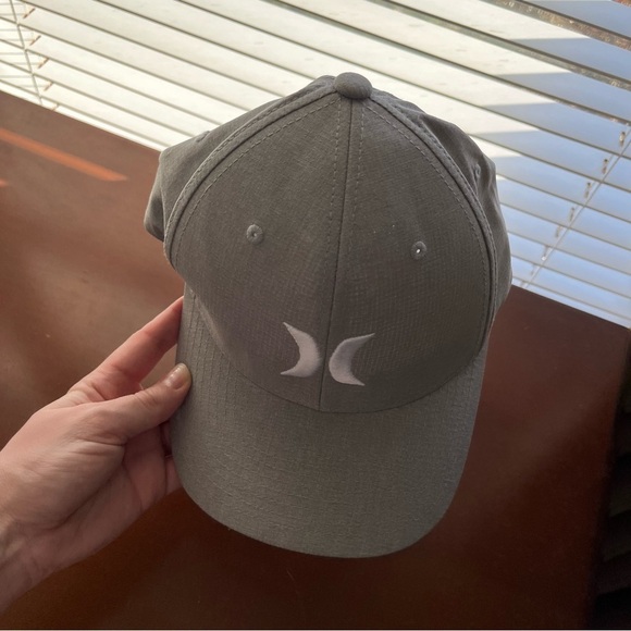 Hurley Men’s Phantom Resist Lightweight Stretch Back Grey Hat Size S/M - Picture 14 of 15
